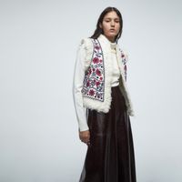 Chaleco Mujer Sfera Corto Bordados Pelo Crudo