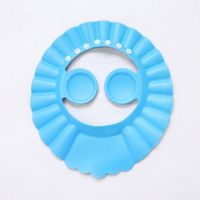 Gorro de Baño para Bebés con Protector de Orejitas de Color Celeste