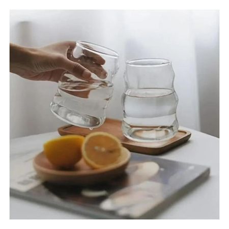 Copa de vidrio 500ml con tapa y sorbete transparente estilo curvas moderno