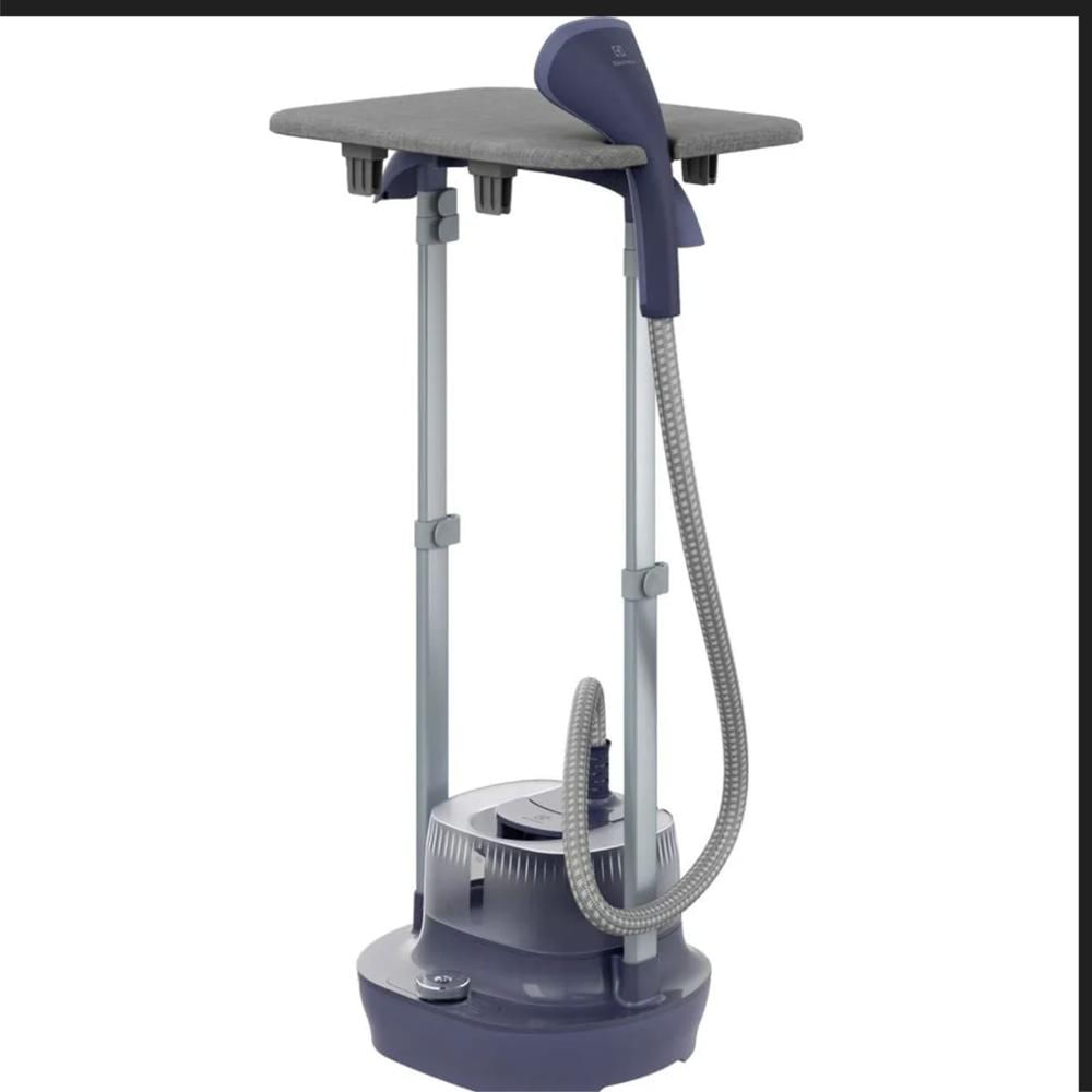 VAPORIZADOR DE ROPA ELECTROLUX EXPERT EGS20 40G MIN CON TANQUE DE 2.5 L
