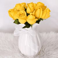 Florero Emma de 10 rosas amarilla