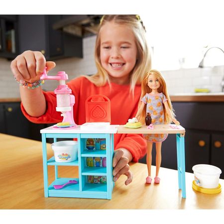 barbie cocina y crea