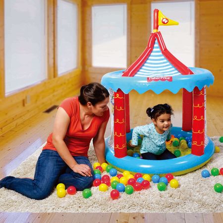tren inflable con pelotas fisher price