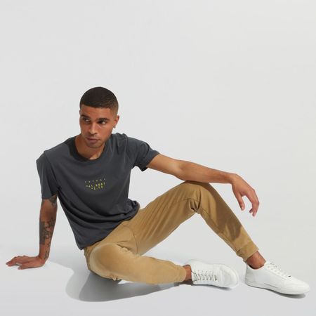 Jogger Hombre Garmentdye Beige | plazaVea - Supermercado